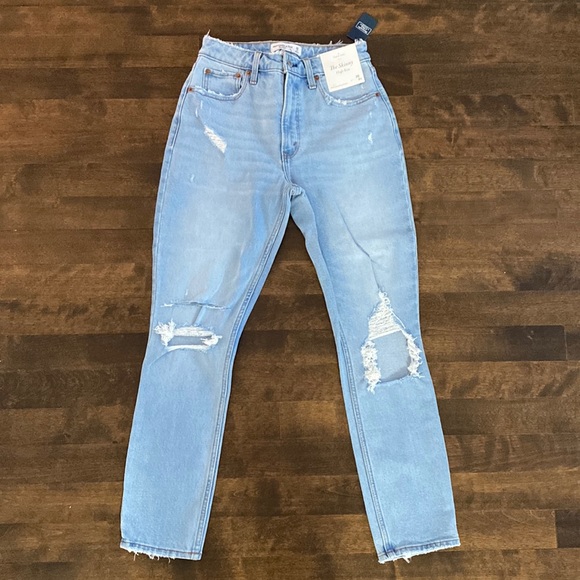 Abercrombie & Fitch Denim - Abercrombie & Fitch Light Wash Skinny Curve High Rise Jeans